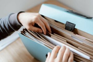 Citește mai mult despre articol Acte necesare angajare: tot ce ai nevoie să știi pentru a avea dosarul la zi atunci când te angajezi
